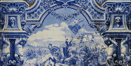 Azulejos tile example blue-and-white glazed ceramic
picture depicting an episode from the 1385 Battle of Aljubarrota between the
Portuguese and Castilian armies